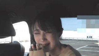 【乱伦小侄女】趁她父母不在家带到酒店射精在逼逼上